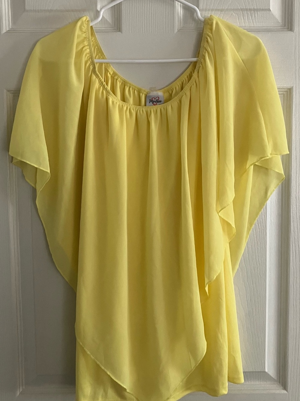 Impulsive Lightweight Yellow Flutter Sleeve Women’s Top, Size 1X